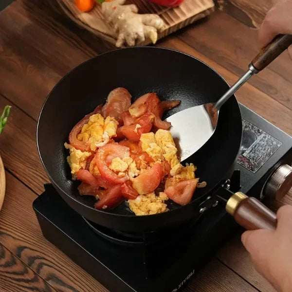 Wokpan met Houten Handvat – Duurzaam en Stijlvol – Voor Koken en Roerbakken