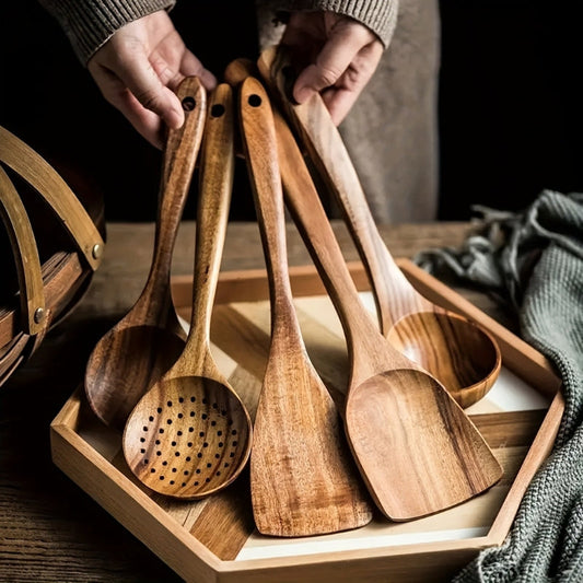 Houten Keukengerei Set – Vijf Stuks – Voor Koken en Bakken