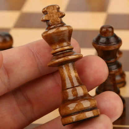 Houten Schaakset – Inklapbaar – Met Opbergdoos – Voor Schaken en Spelletjes