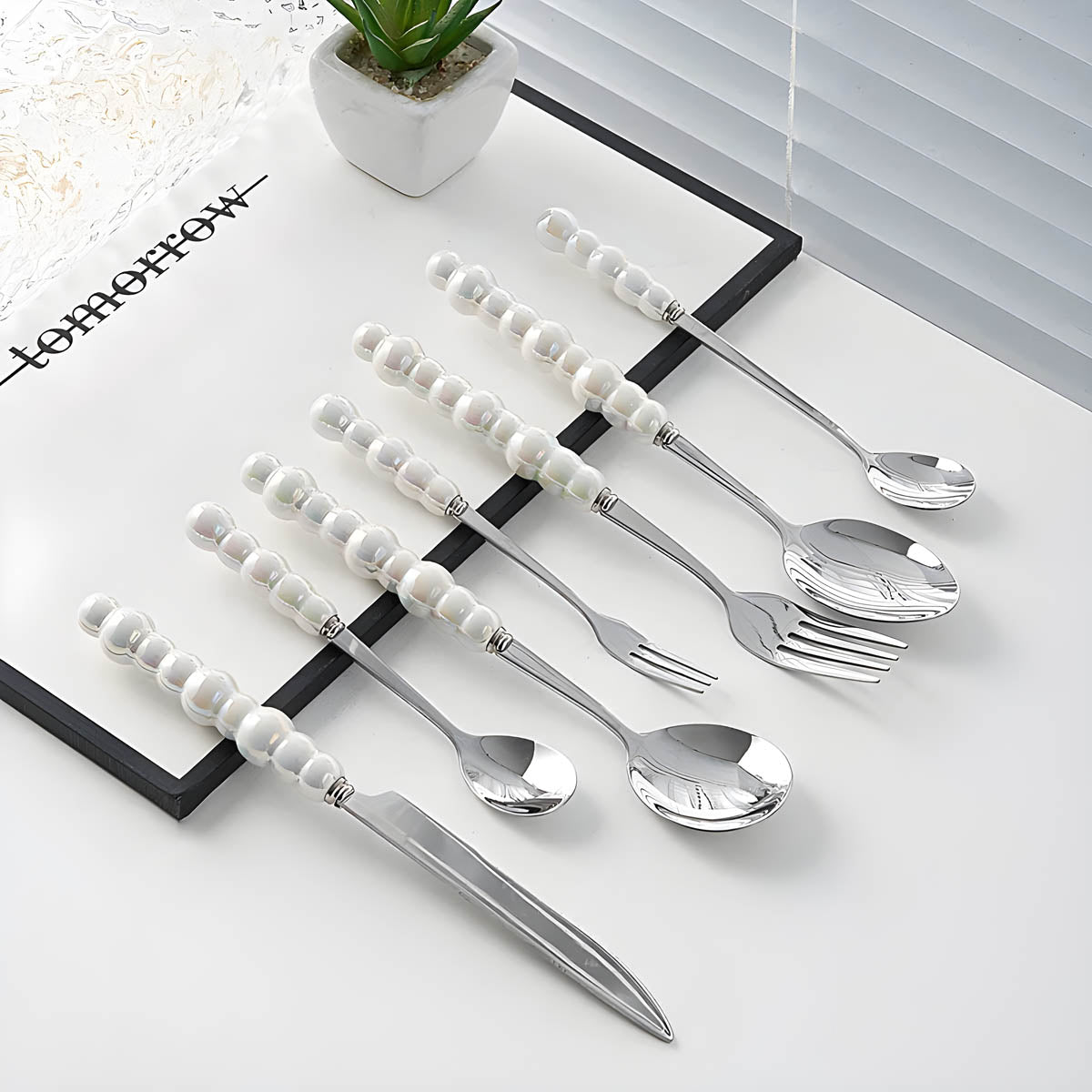 Bestekset met Parels – Elegante Handgrepen – RVS – Voor Diner of Feest