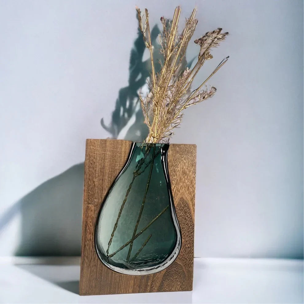 Houten vaas – handgesneden inlay – glazen binnenvaas – voor droogbloemen & takken